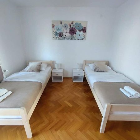 Dream Apartment Otocac Ngoại thất bức ảnh